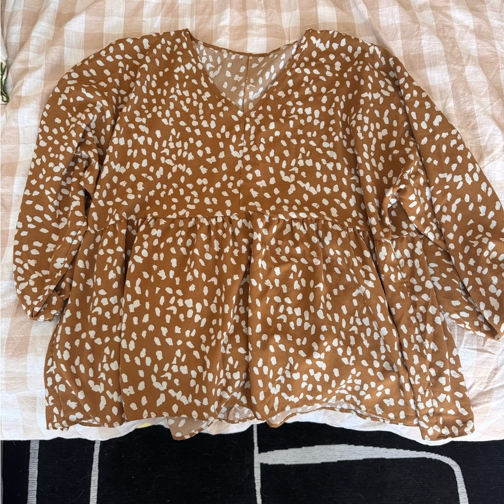 Women’s V-Neck Peplum Blouse - Brown & Cream